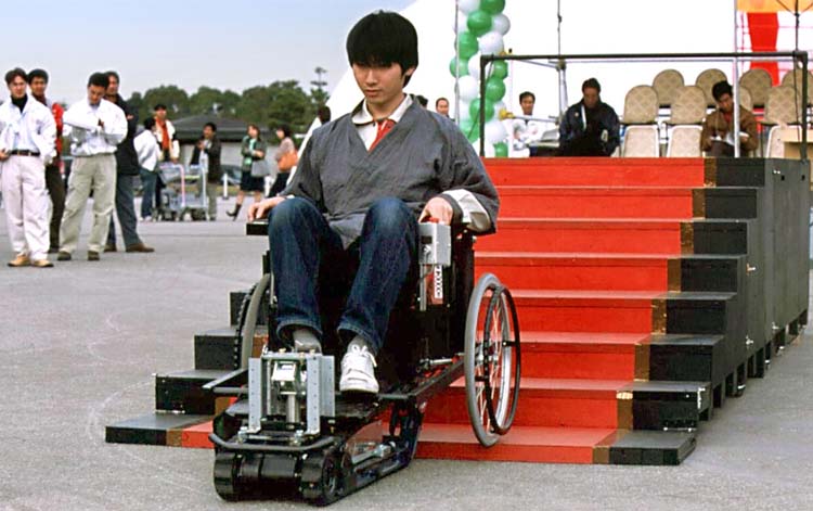 Anywhere Wheelchair, fauteuil roulant élextrique tout terrain signé Toyota Idea Olympics 2002, prix de l'excellence