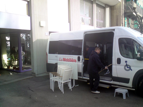 Transport Handicap Vaud utilise ses bus pour le transport de marchandise et les déménagements