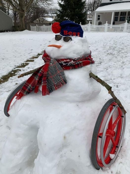 Bonhomme de neige... en fauteuil roulant