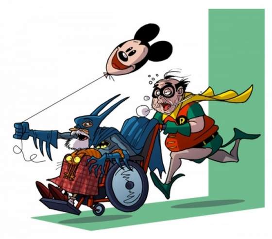 Le vieux Robin pousse son collÃ¨gue et vieux Batman,,, dans son fauteuil roulant, un ballon de Mickey Ã  la main