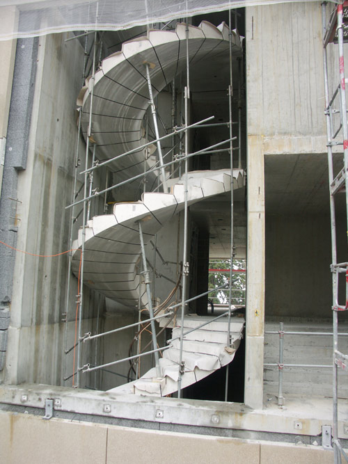 Clich� escalier en colima�on et appartement sur niveaux - �lot du Centre Lausanne